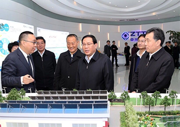 中共中央政治局常委、、、国务院总理， 时任江苏省委书记李强考察3044永利集团科技