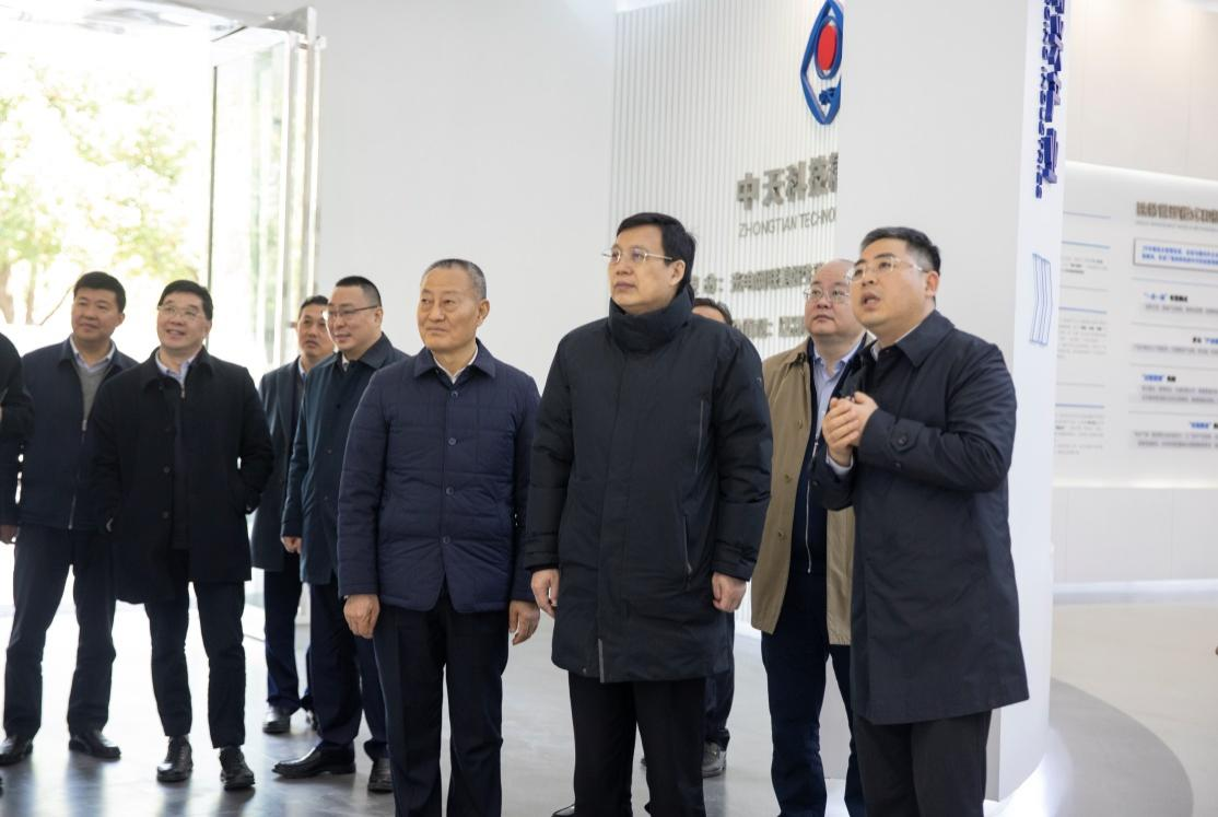 新华社社长、、、党组书记傅华考察3044永利集团科技